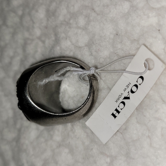 Woman coach 💍 ring. - Picture 4 of 4